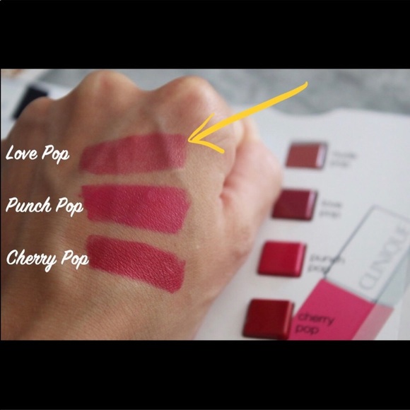 Clinique Makeup Bundle - Picture 4 of 6